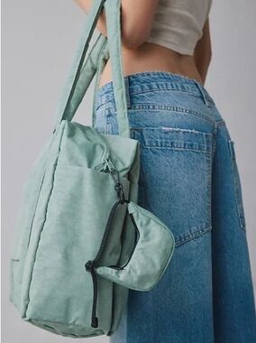BAGGU Mini Crescent Bag Charm